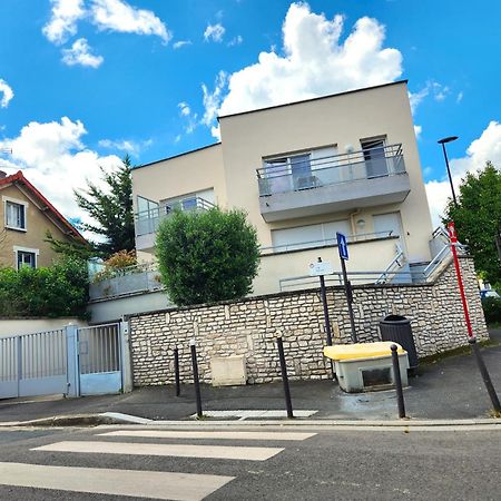 Superbe Appartement ,Proche De Paris, Dans Residence Privee , Ideal Familles, Parking Et Wifi Gratuits! ! ! Vitry-sur-Seine Buitenkant foto
