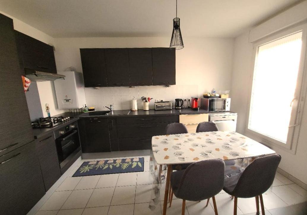 Superbe Appartement ,Proche De Paris, Dans Residence Privee , Ideal Familles, Parking Et Wifi Gratuits! ! ! Vitry-sur-Seine Buitenkant foto