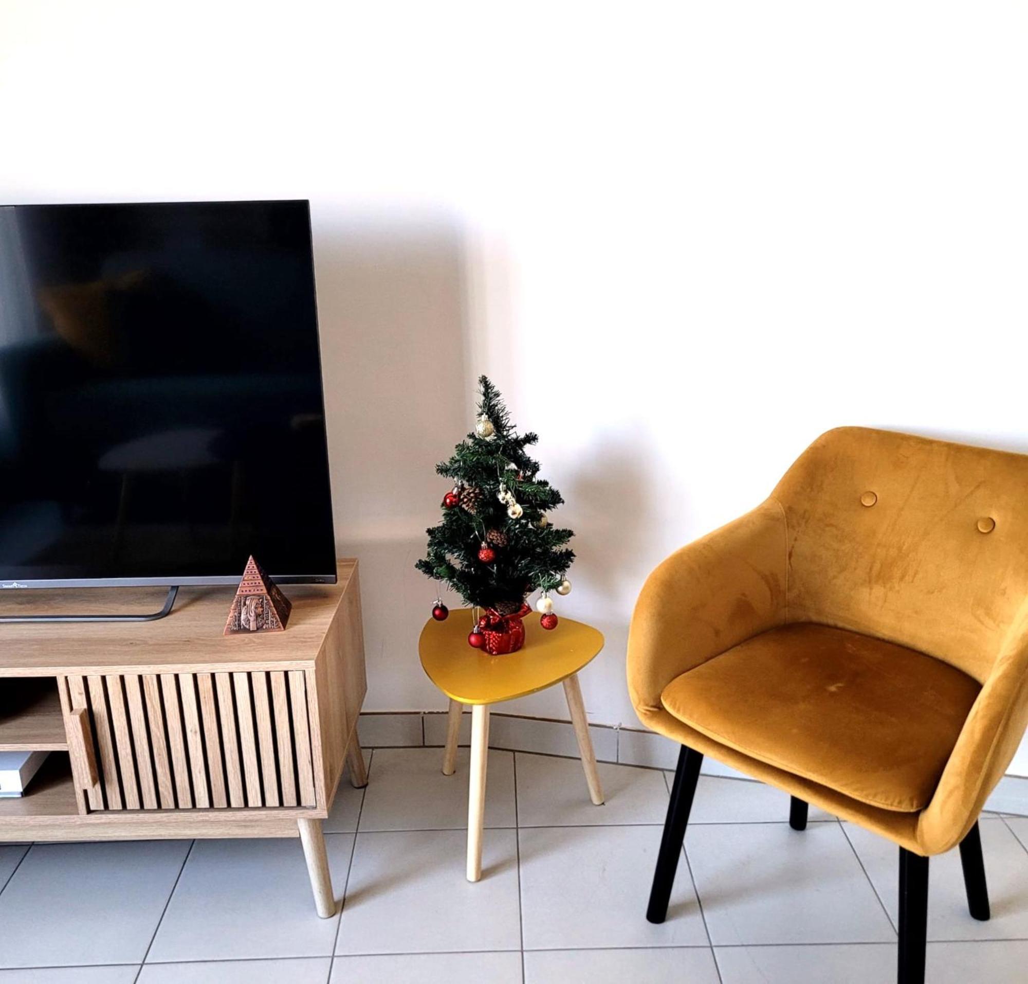 Superbe Appartement ,Proche De Paris, Dans Residence Privee , Ideal Familles, Parking Et Wifi Gratuits! ! ! Vitry-sur-Seine Buitenkant foto